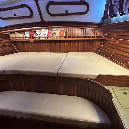 Botel Spica